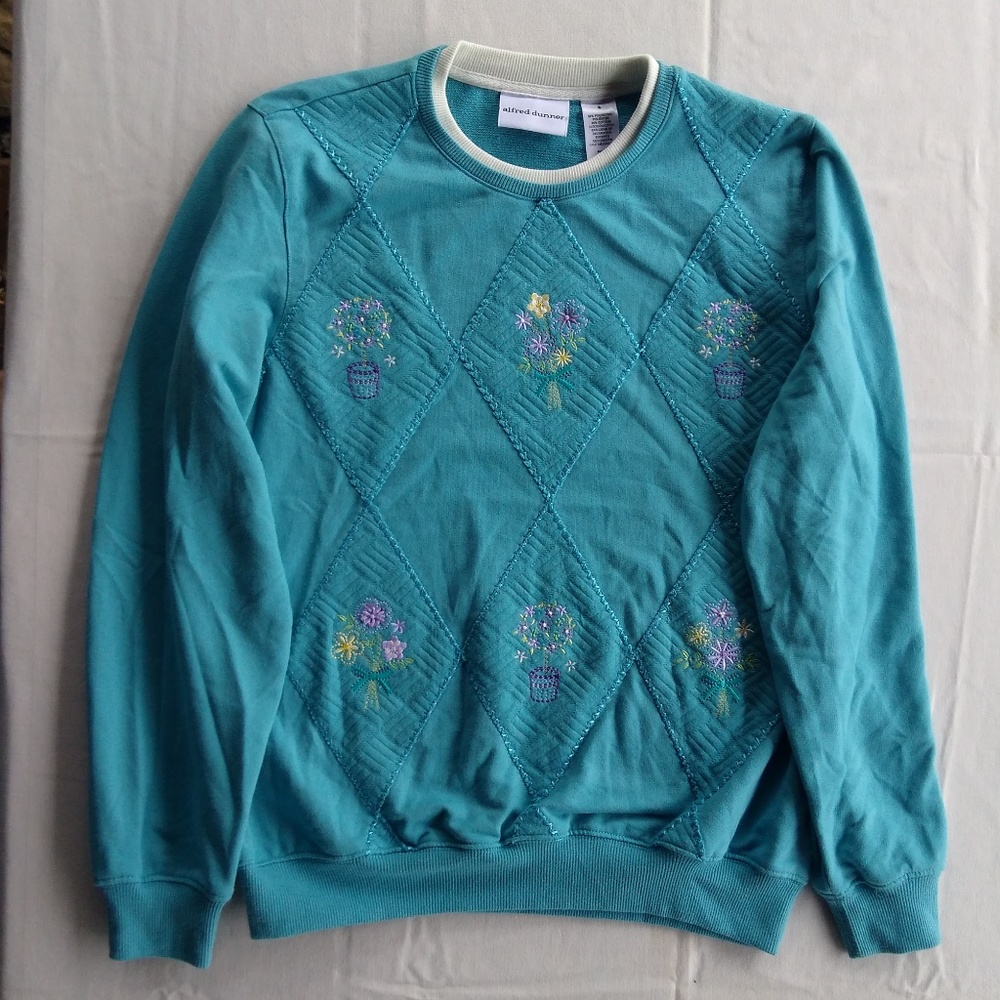 Alfred Dunner blue sweat shirt